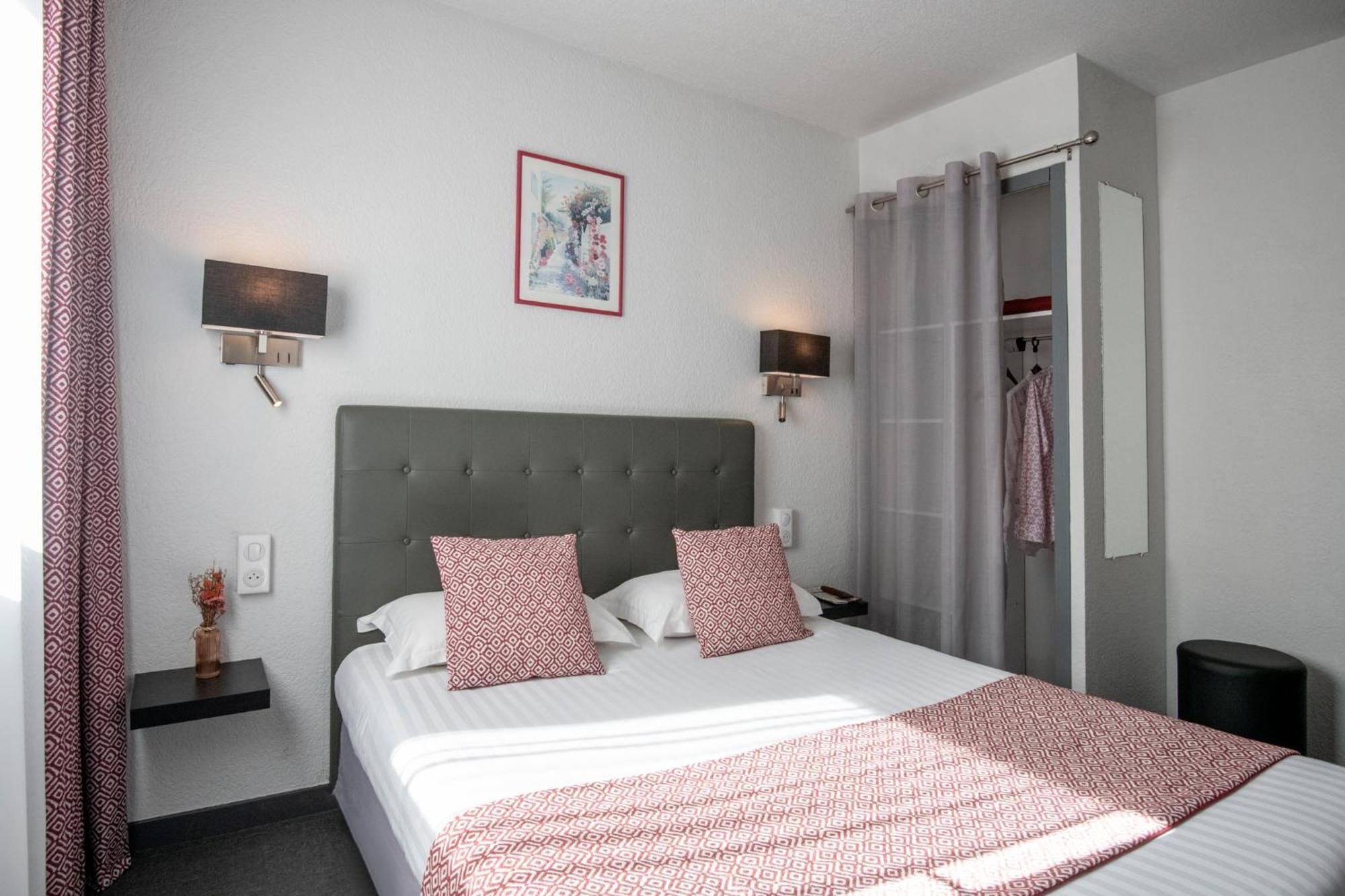Hotel Du Forum Carpentras Buitenkant foto