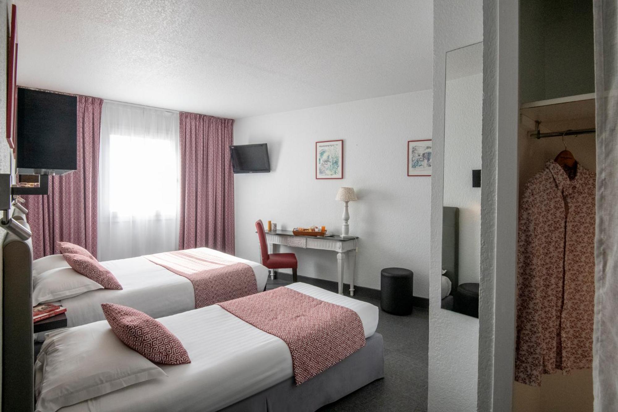 Hotel Du Forum Carpentras Buitenkant foto